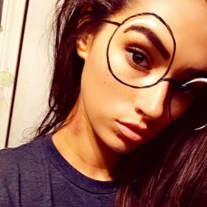 Meet your Posher, Ronni